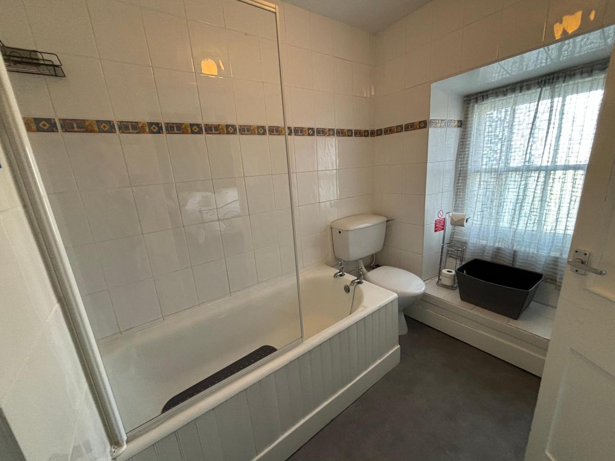 The Queens Hotel Harlech Bagian luar foto