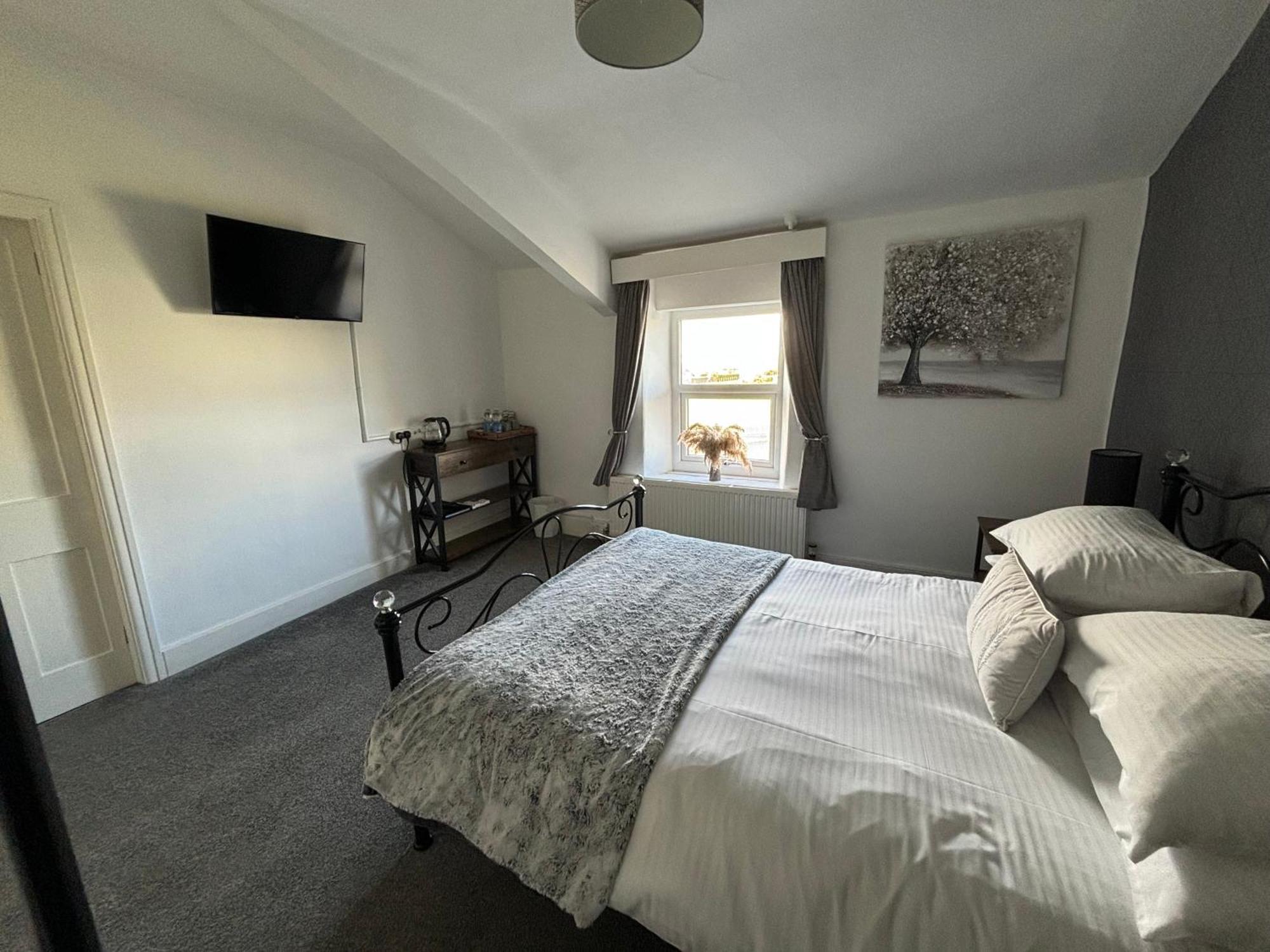 The Queens Hotel Harlech Bagian luar foto