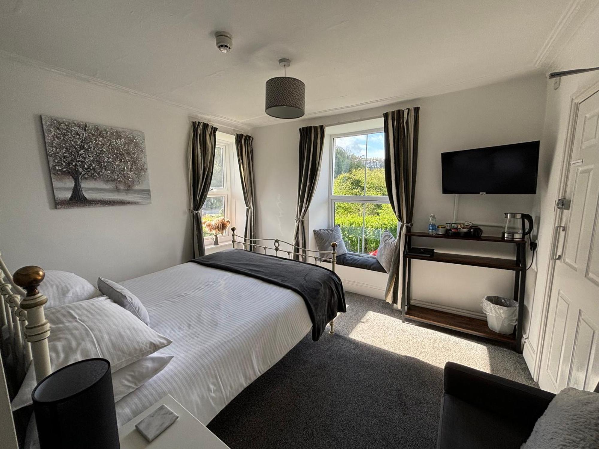 The Queens Hotel Harlech Bagian luar foto